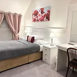 Dergvale فندق