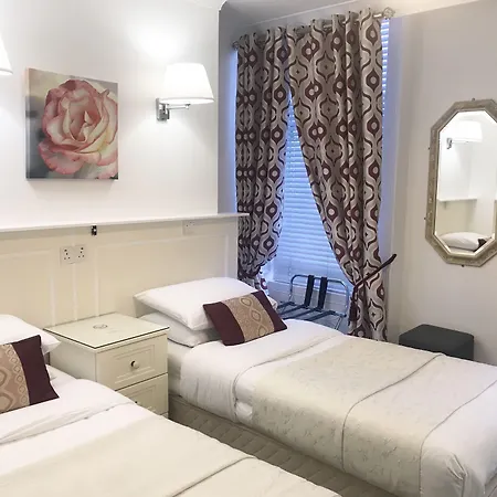 Dergvale Hotel 2*