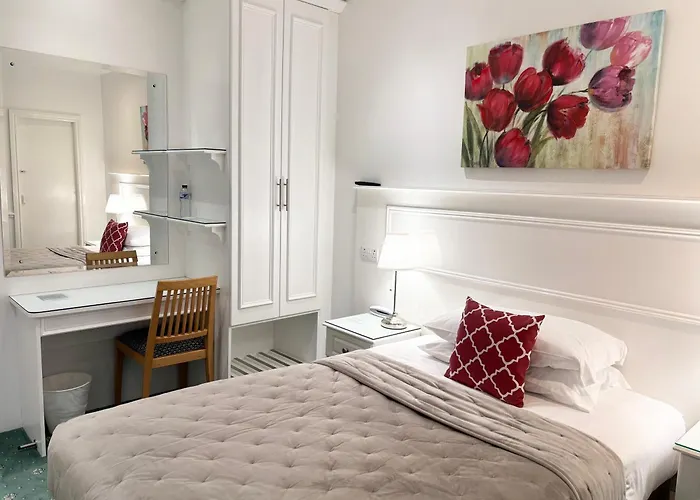 Dergvale Hotell