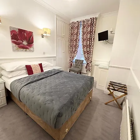 Dergvale Hotel 2*