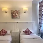 Dergvale Hotel